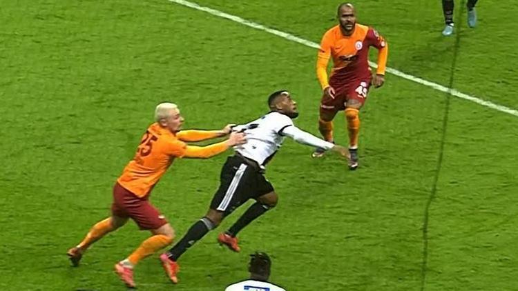 Galatasaray - Beşiktaş maçında Larin - Nelsson pozisyonu penaltı mıydı VAR müdahale edebilir miydi