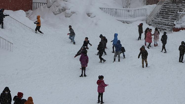 Karlıovada 1 haftalık kar tatili sonrası dersbaşı