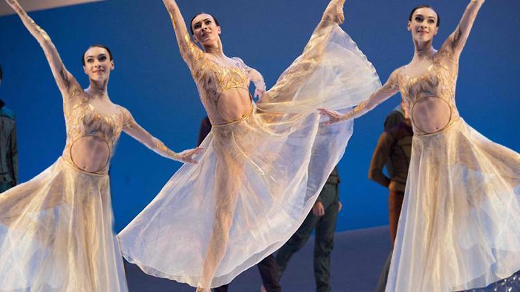 Bolşoy Balesi’nin baş balerini Smirnova istifa etti: Bütün hücrelerimle bu savaşa karşıyım