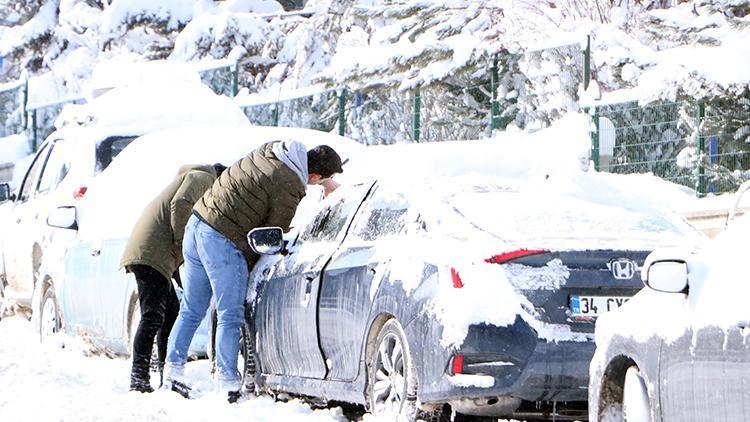 Doğuda 2 bin 210 köy yolu, kardan kapalı