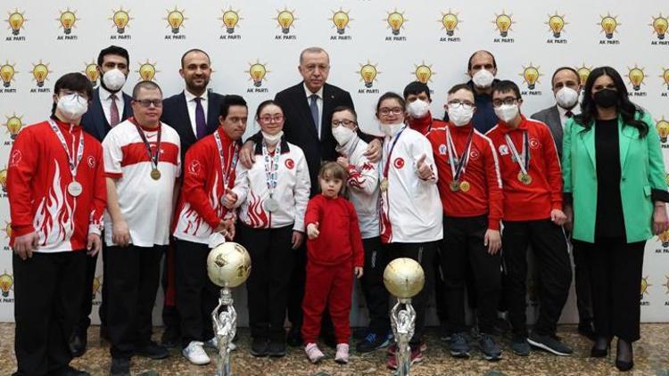 Cumhurbaşkanı Erdoğan, Ankara Özel Sporcular Federasyonu üyeleriyle bir araya geldi
