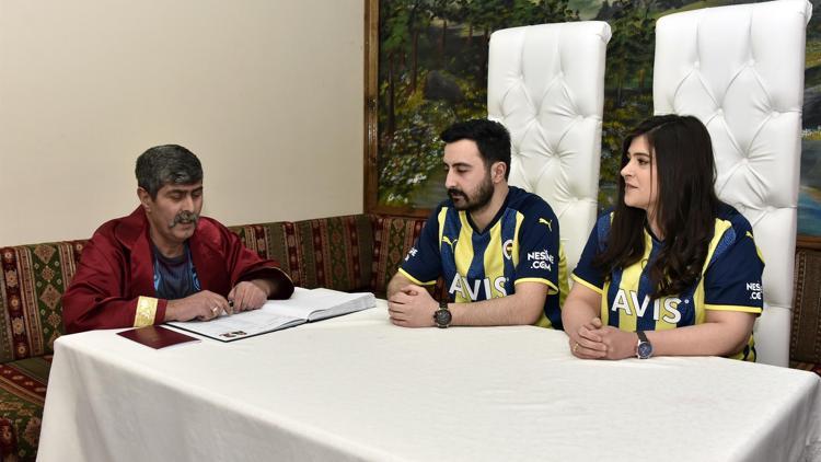 Fenerbahçeli çiftin nikahını Trabzonsporlu belediye başkanı kıydı