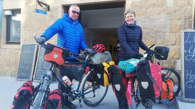 Bisikletle İran’a giden Alman çift, Beypazarı’na ulaştı