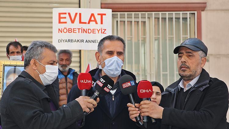 Karaciğeriyle hayata tutunduğu oğlu için evlat nöbetine katıldı