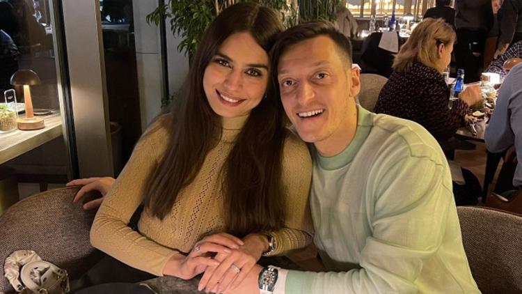 Amine Gülşe: Eşim Mesut Özil harika bir baba
