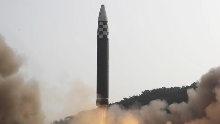 Kuzey Kore doğruladı: Kıtalararası balistik füze denedik