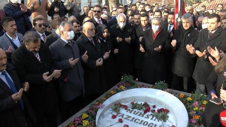 Muhsin Yazıcıoğlu için ölümünün 13üncü yılında mezarı başında anma