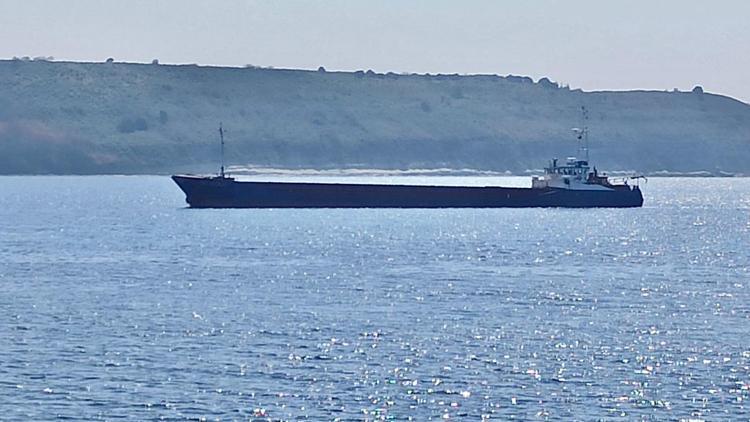 Demir yüklü gemi, Çanakkale Boğazında karaya oturdu