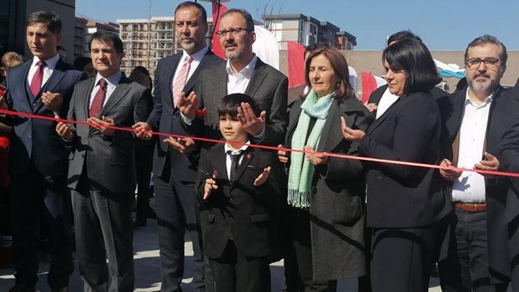 Gençlik ve Spor Bakanı Dr. Mehmet Muharrem Kasapoğlu Naim Süleymanoğlu Spor Kompleksini açtı