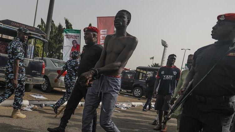 Nijerya’da akaryakıt tankeri patladı: 6 ölü