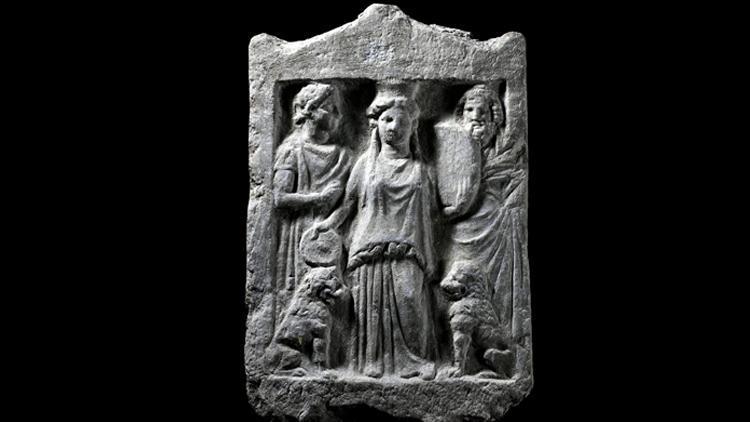 Efes Antik Kentinde bulunan ana tanrıça steli ilk kez sergileniyor