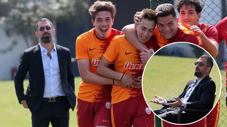 Galatasaray - Trabzonspor U19 maçında sürpriz isimler Arda Turan, Torrent, Ayhan Akman...