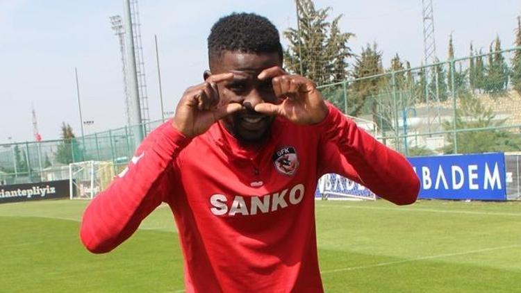 Papy Djilobodji: Futbola forvet olarak devam edebilirim...