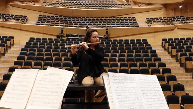 Cumhurbaşkanlığı Senfoni Orkestrasının ilk kadın müdürü Sibel Ayhan Bayer oldu