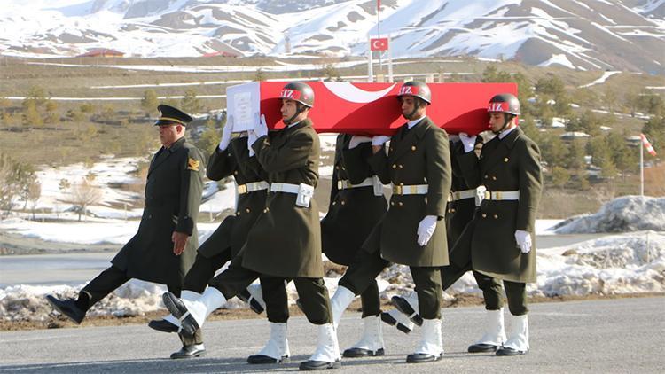 Şehit Asteğmen Abdullah Kürşat Kupşenin cenazesi memleketine uğurlandı