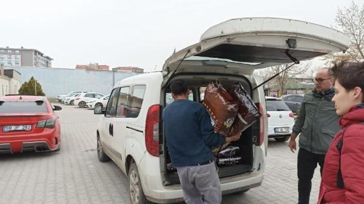 Edirne Valiliği’nden sokak hayvanlarına 6 ton mama desteği