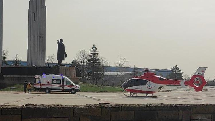 Kalp krizi geçiren hasta helikopter ambulansla taşındı