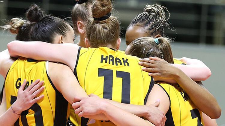 VakıfBank, CEV Şampiyonlar Liginde finalde Fenerbahçe Opet altın sette kaybetti