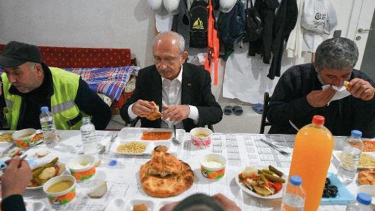 CHP Genel Başkanı Kılıçdaroğlu, inşaat işçileriyle iftar yaptı