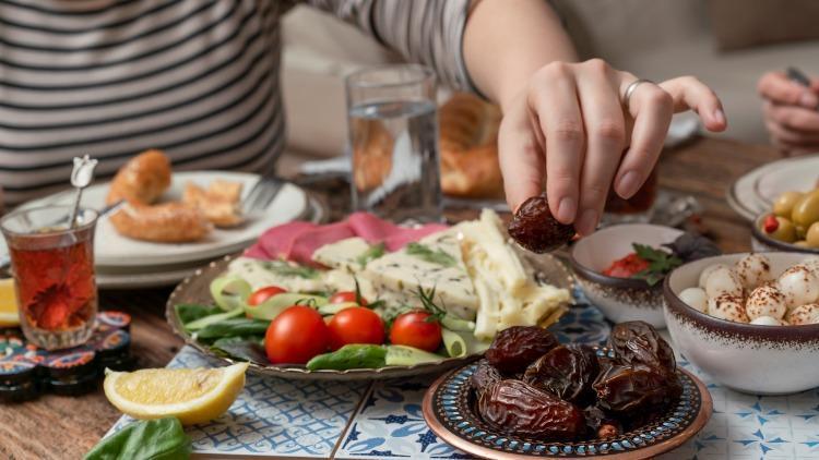 Sahur yapmanın fazileti nedir Diyanete göre sahur yemeğinin dindeki önemi