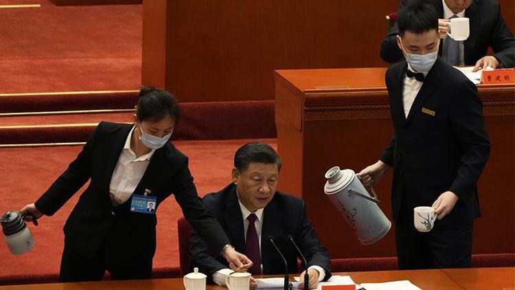 Çinin hesap hataları gündemden düşmüyor: Şi Jin Pingin tahtı sallantıda