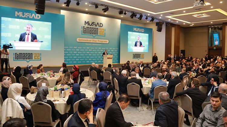Bakan Nebati ve AK Parti Genel Başkanvekili Kurtulmuş MÜSİADın iftar yemeğine katıldı