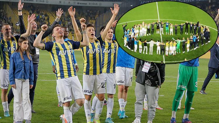 Derbide Galatasarayı yenen Fenerbahçede büyük sevinç 4 tribünü dolaşıp...