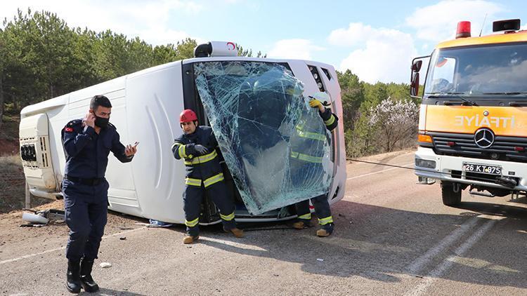 Eskişehirde cezaevi nakil aracı devrildi: 6 yaralı