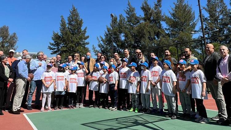 BİDEV, TEGV Çiğli Eğitim Parkı Basketbol Sahasını yenileyip açılışını yaptı