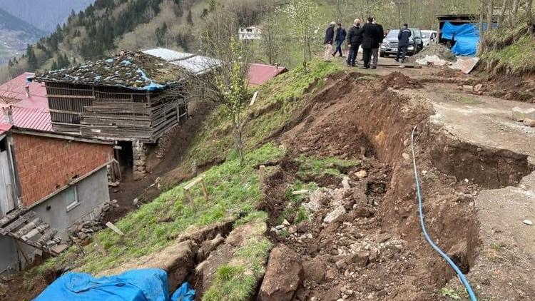 Trabzonda heyelan tehlikesi nedeniyle 8 ev boşaltıldı