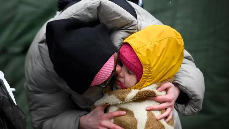 Rusya’nın Ukrayna’ya saldırılarında 198 çocuk hayatını kaybetti