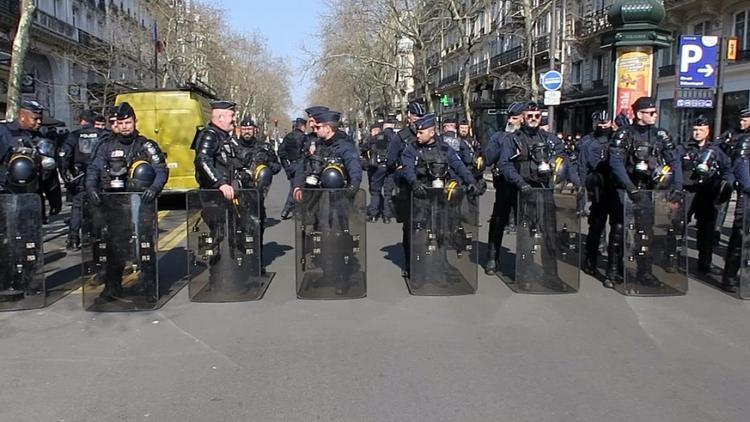 Fransa’da ırkçılık karşıtı protesto: Ne Macron, Ne Le Pen...