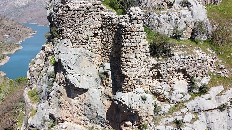 Adıyamanda bulunan 1800 yıllık askeri gözetleme kulesi korumaya alınıyor