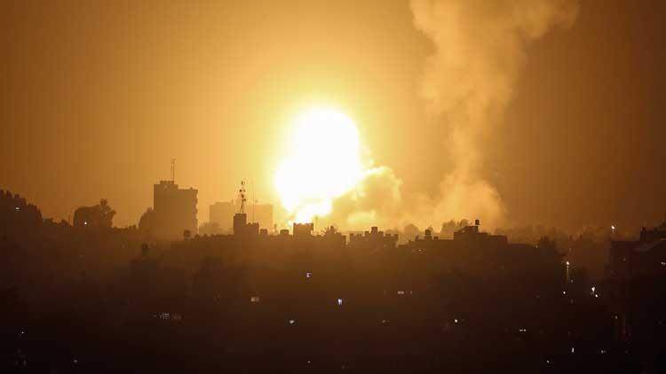 İsrail Gazze’yi uçaklarla vurdu