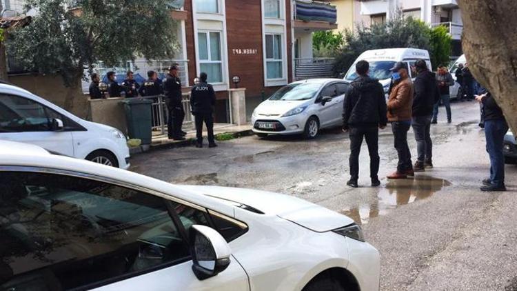 Denizlide polis memuru yalnız yaşadığı apartta ölü bulundu