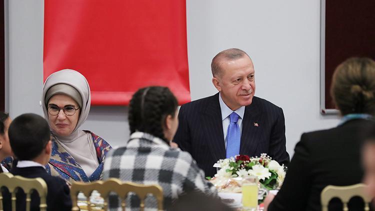 Cumhurbaşkanı Erdoğan çocuklarla iftar yaptı