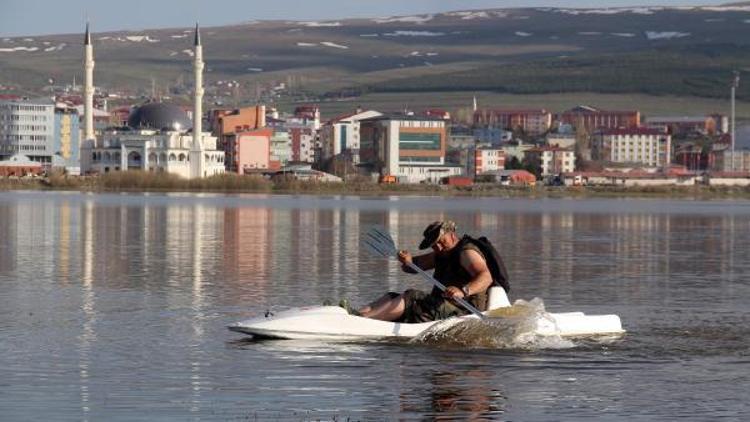 Sel sularının göle çevirdiği Ardahan ovasında kano keyfi