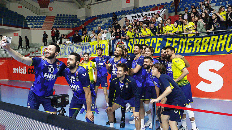 Fenerbahçe HDI Sigorta seride 1-0 öne geçti