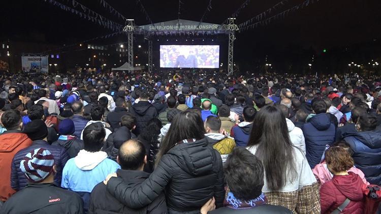 Trabzonda stada giremeyen binlerce taraftar maçı dev ekranlardan izledi
