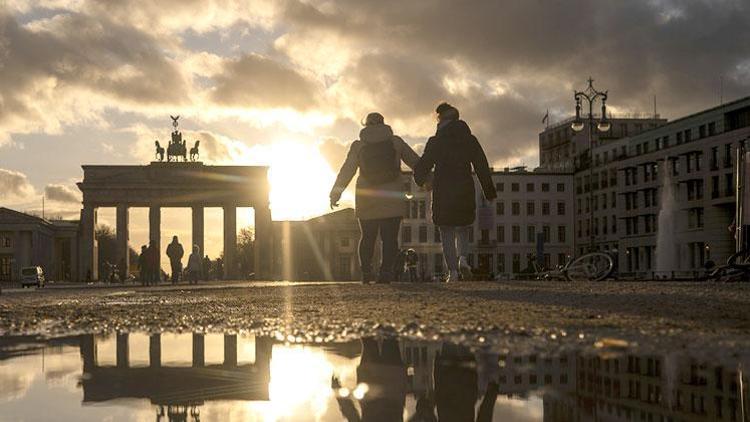 Almanya’da yeni tartışma: ‘Resmi tatil hafta sonuna denk geliyorsa...’