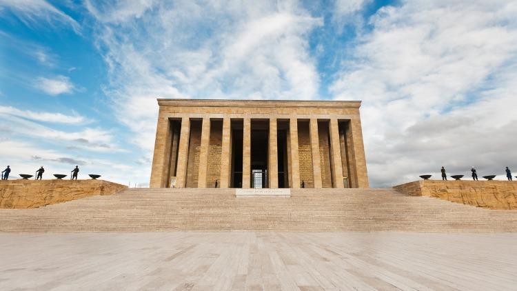 Anıtkabir bayramda açık mı Anıtkabir ziyaret saatleri