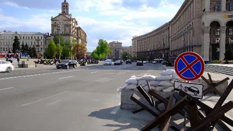 Kievde hayat normale mi dönüyor Güvenlik önlemleri azaltıldı