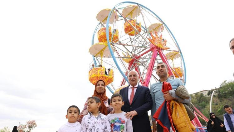 Deniz Dünyası’nı keşfedin lunaparkta eğlenin