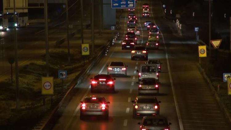 Tatilciler erken dönüşe geçti: Kilit kavşak Kırıkkale’de trafik yoğunluğu