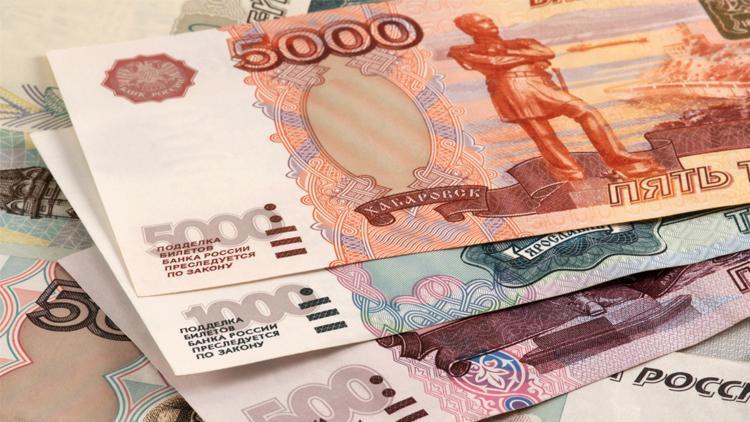 Ruble dolar karşısında güçleniyor