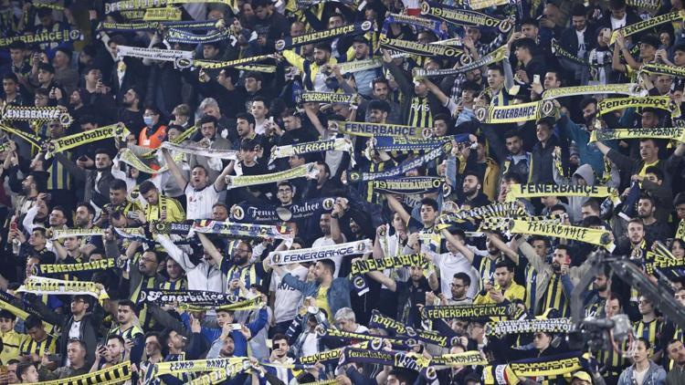 Fenerbahçeden Beşiktaş derbisi öncesi taraftara açık antrenman