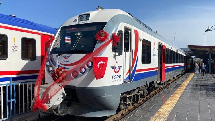 Bakan açıkladı Konforlu yeni tren sefere başladı