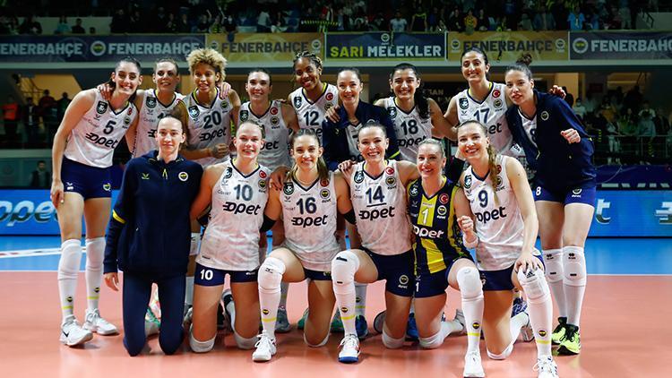 Fenerbahçe Opet, VakıfBankı yenip seride öne geçti