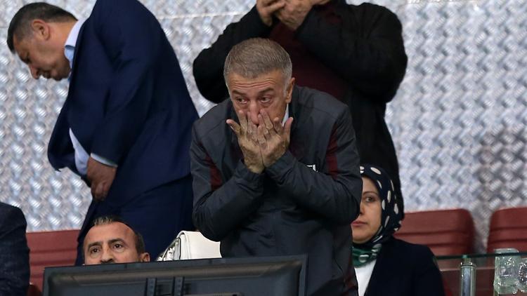 Atakaş Hatayspor - Trabzonspor maçında Ahmet Ağaoğlu gözyaşlarını tutamadı
