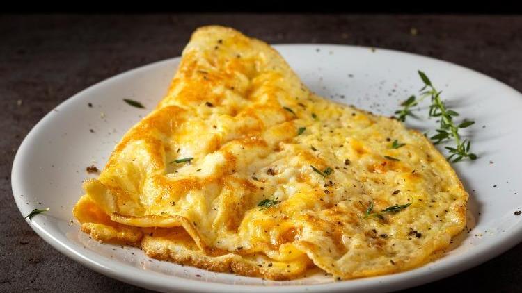 Omlet nasıl yapılır? 1 yumurtalı omlet kaç kalori? Sade ve peynirli kolay omlet tarifi
